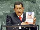 Hugo Chávez mit dem Chomsky-Buch als Leseempfehlung.