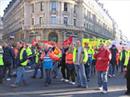 In Paris gingen die Gewerkschafter gegen die Abschaffung der Renten-Privilegien auf die Strasse.