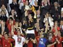 Einer von vielen Höhepunkten: Den Moment, als Captain Iker Casillas den Pokal in die Höhe stemmte.