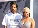 Wiz Khalifa trug bei den MTV Music Awards ein weisses Hemd mit Grafiken der Suizidpräventions-Hotline.