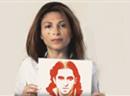 Ensaf Haidar mit dem Bild ihres in Saudi Arabien zu 1000 Peitschenhieben verurteilten Mannes Raif Badawi