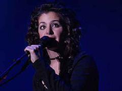 1999 wurde Katie Melua mit dem Song «Without You» Siegerin der britischen Fernsehtalentshow «Stars Up Their Nose».
