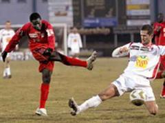 Ibrahim Ba gegen Sions Stephane Sarni.