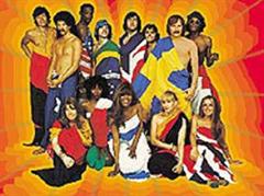Les Humphries (m.) führte die internationale Hippie-Gesangs-Truppe «The Les Humphries Singers» in den 70er Jahren zu Erfolgen.