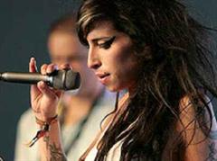Amy Winehouse legte in einem Club in Camden/London Platten auf.