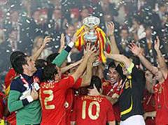 Spanien hat sich den Pokal verdient.