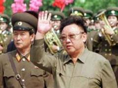 Nordkoreas Machthaber Kim Jong Il versetzt die Armee angeblich in Kampfbereitschaft.