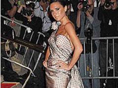 Die Frau von David Beckham ist bekannt für ihre extravaganten Outfits.