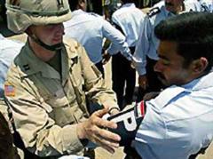 US-Soldaten sollen gemeinsam mit irakischen Polizisten weitere Anschläge verhindern. (Archivbild)