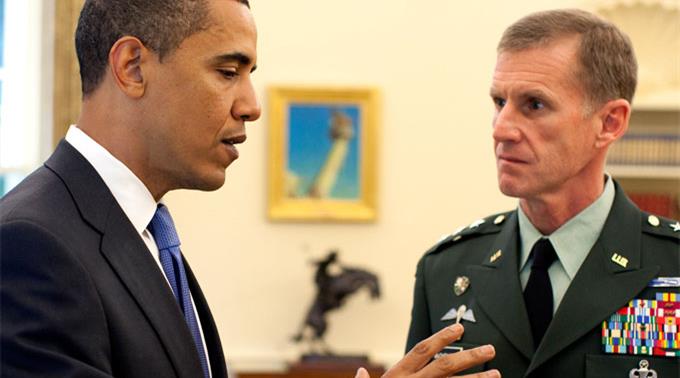 Vergangenheit: McChrystal und Obama im Gespräch.