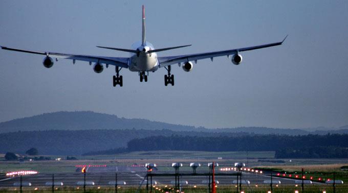 Flugzeuge dürfen im neuen Vertrag Zürich bereits ab 6.30 Uhr über Süddeutschland anfliegen.
