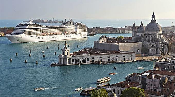 Venedig wehrt sich schon länger gegen die vielen Kreuzfahrtschiffe. (Archivbild)