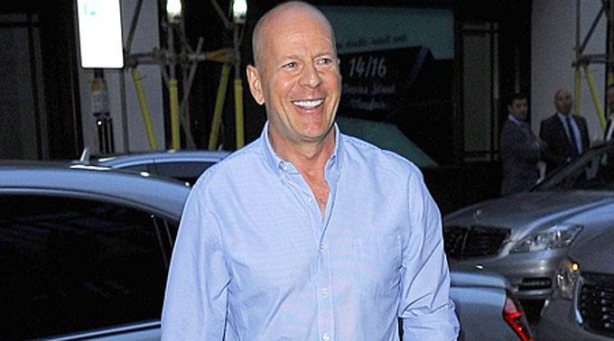 Bruce Willis wünscht sich, er hätte sich früher nicht so ernst genommen.