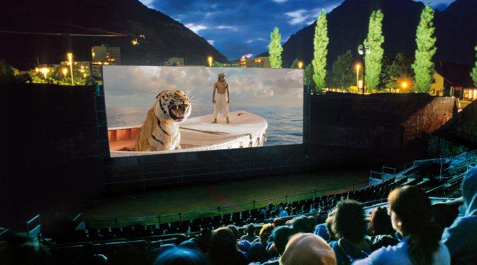 Wie immer findet das mit 900 Plätzen ziemlich grosse Openair-Kino im Amphithéatre statt.