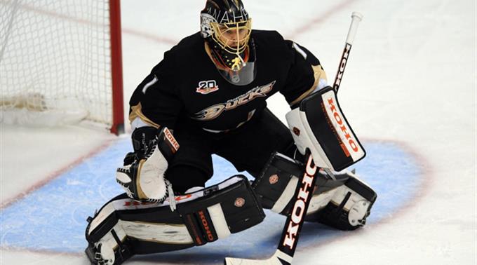 Jonas Hiller hielt seine Mannschaft mit 31 Paraden im Spiel und feierte seinen 21. Shutout in der NHL.