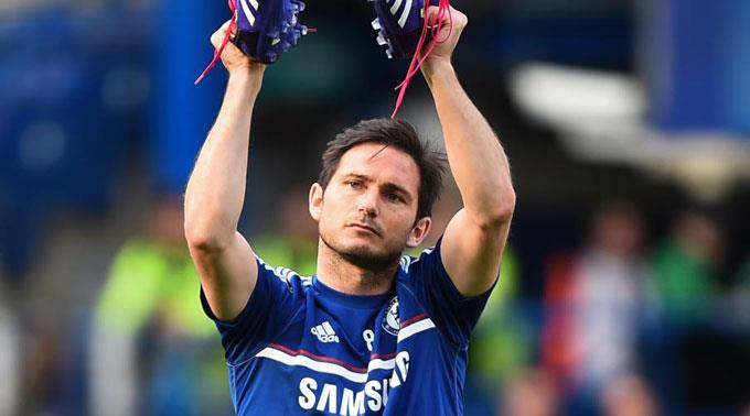 Frank Lampard verabschiedet sich von den Chelsea-Fans.