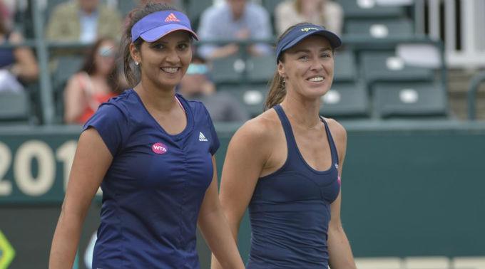 Martina Hingis und ihre Doppelpartnerin Sania Mirza bleiben weiterhin ungeschlagen.
