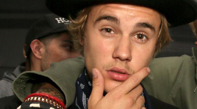 Justin Bieber wurde mit einer seiner Tänzerinnen bei gemeinsamen Drinks in London gesichtet.