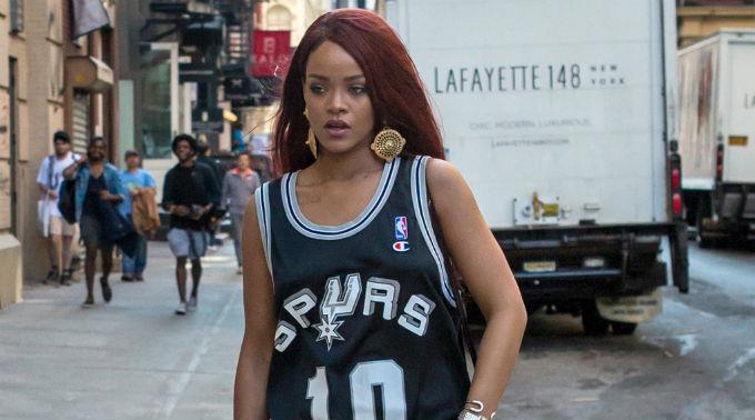 Rihanna macht ernst: Nach langem Warten hat sie nun verraten, wie ihre Platte heissen wird. Das Albumcover hat sie ausserdem enthüllt.