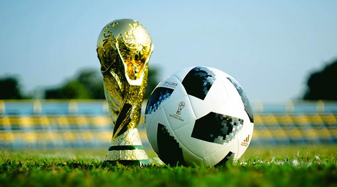 Telstar 18: Der offizielle Adidas Ball zur FIFA WM 2018 in Russland.