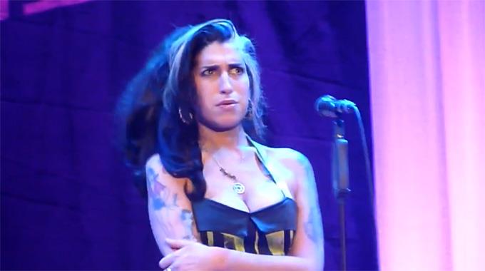 Amy Winehouse wirkte verunsichert, betrunken und verwirrt.
